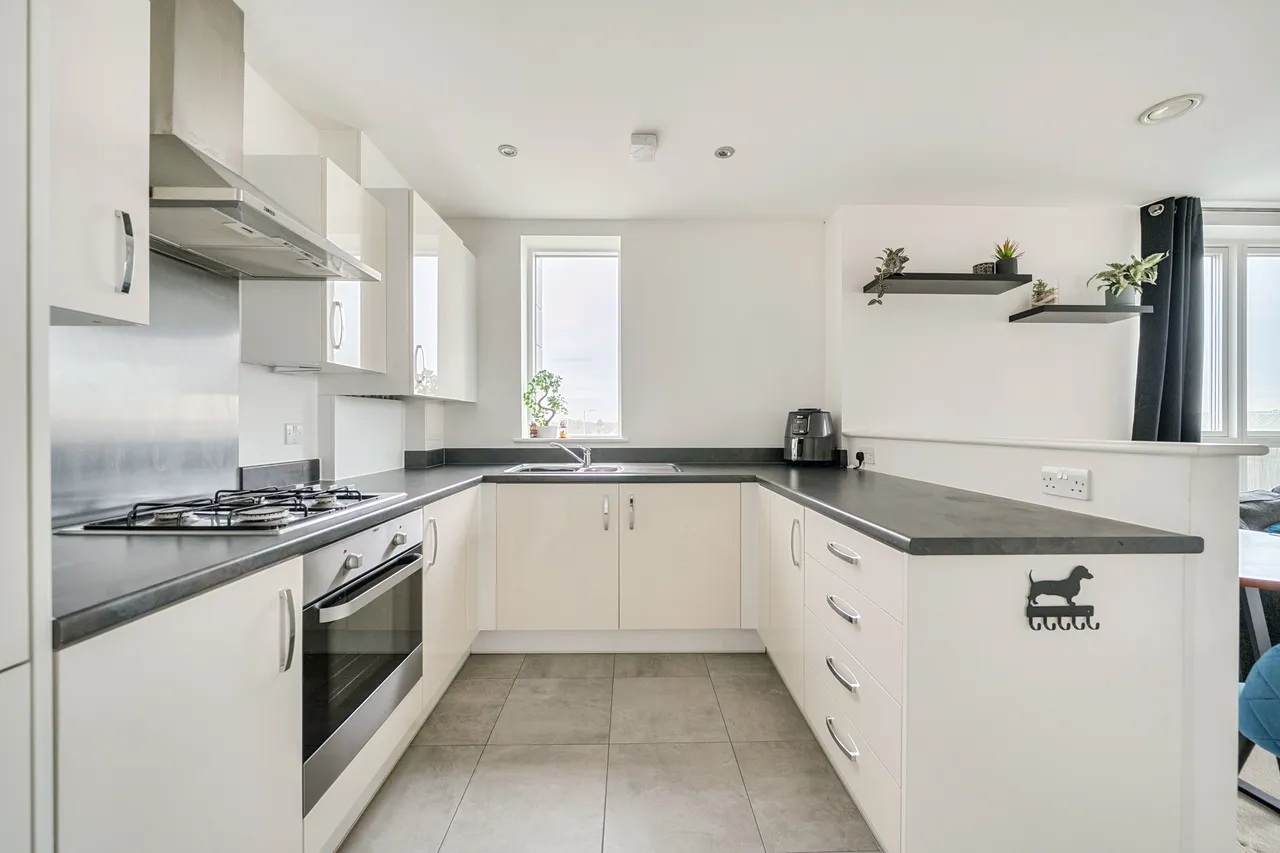 25% Share Flat 6, 2 Hampden Road, Kingston Upon Thames, photo 5