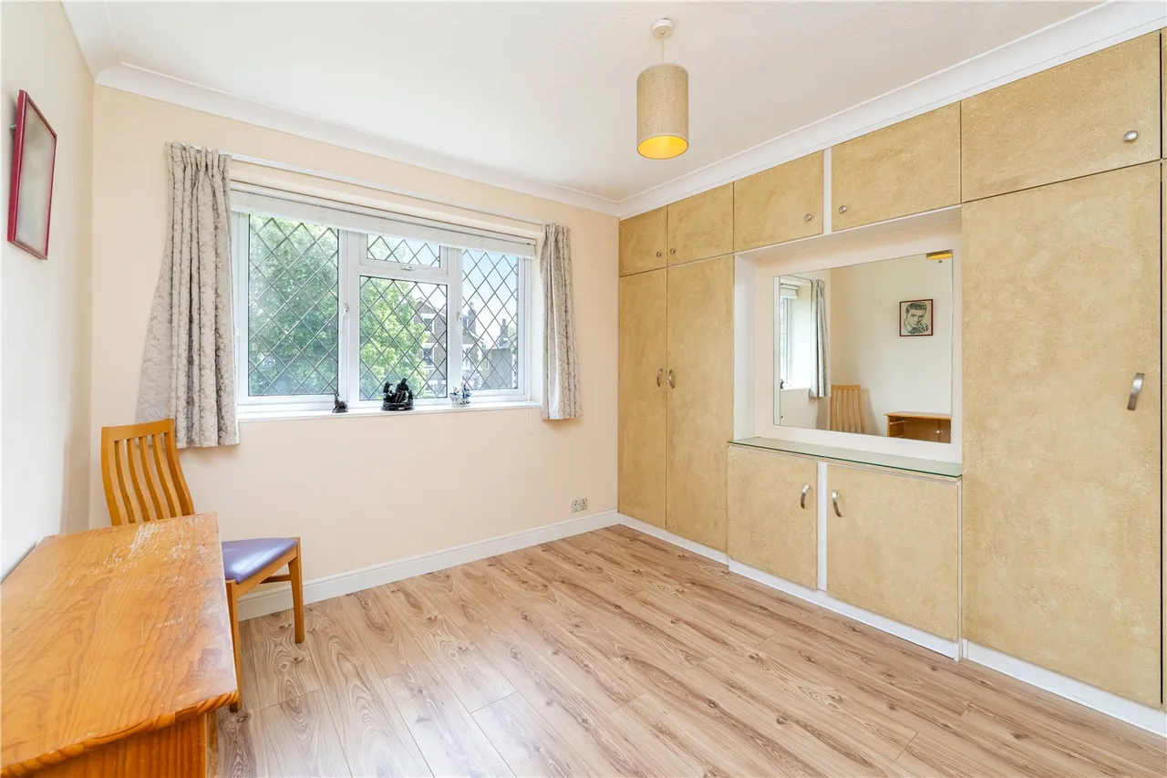 Uxbridge Road, Hampton Hill, TW12 1SL, photo 8