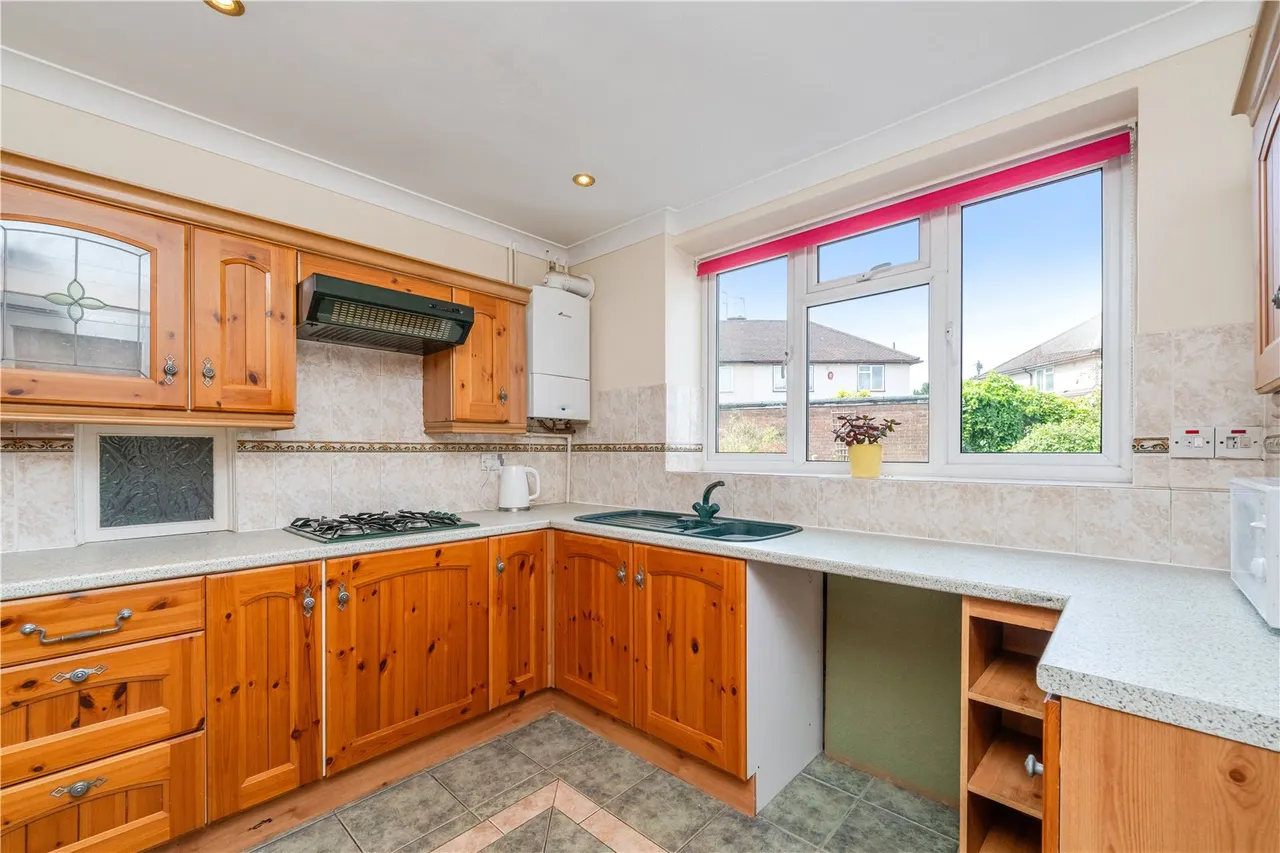 Uxbridge Road, Hampton Hill, TW12 1SL, photo 5