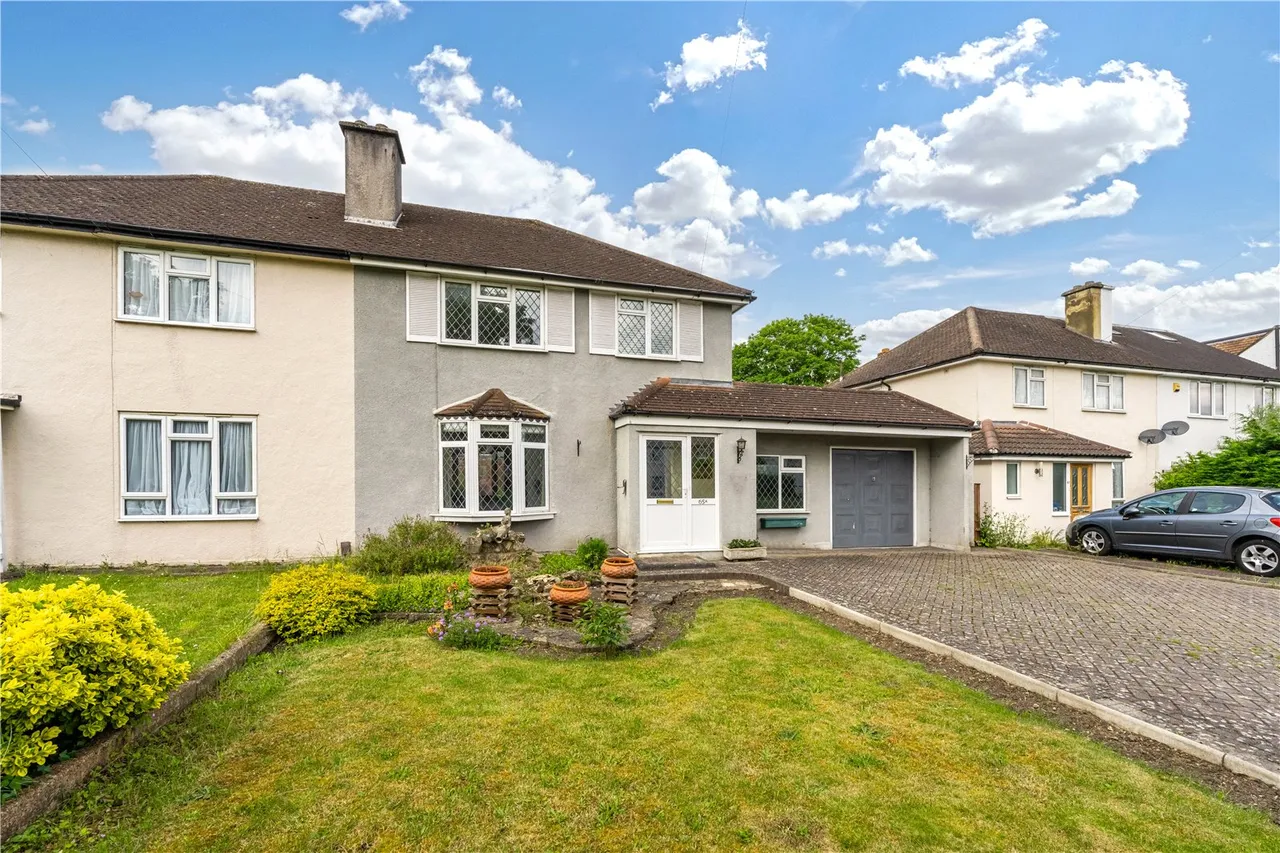 3 bed house for sale — Uxbridge Road, Hampton Hill, TW12 1SL