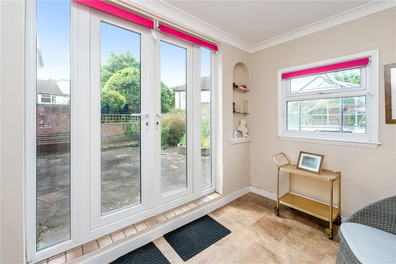 Uxbridge Road, Hampton Hill, TW12 1SL, photo 6