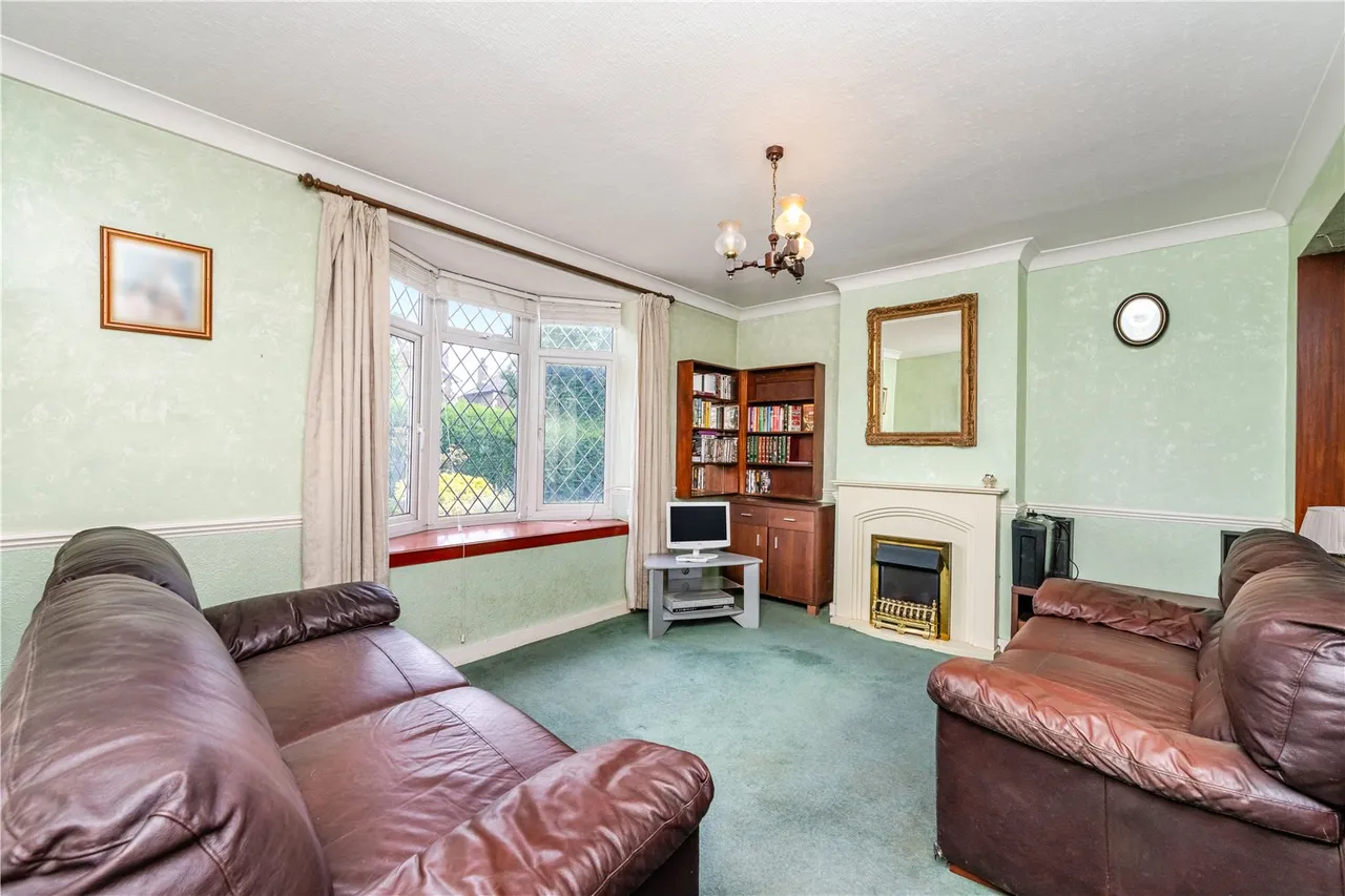 Uxbridge Road, Hampton Hill, TW12 1SL, photo 2