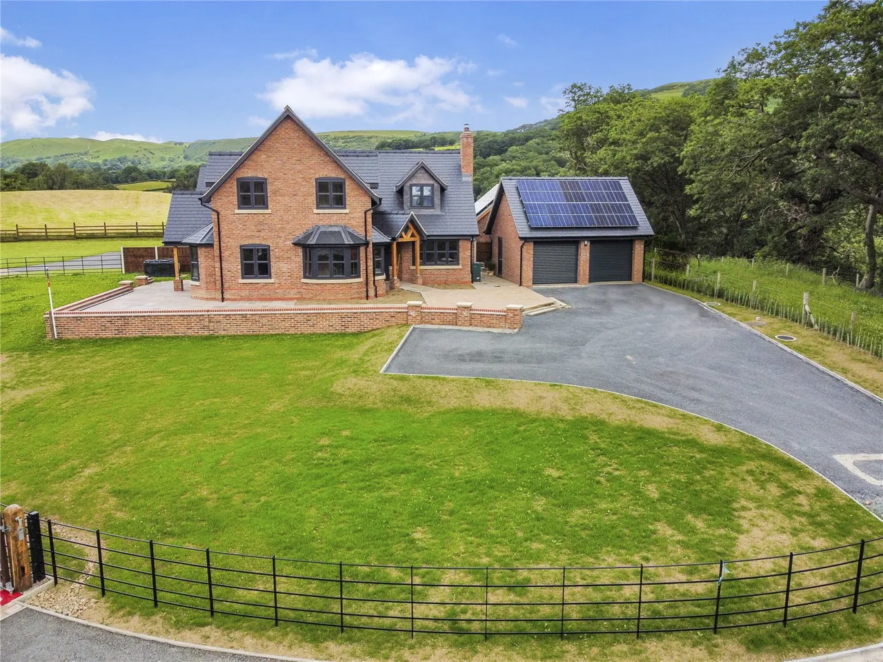 5 bed house for sale, Pontdolgoch, Caersws