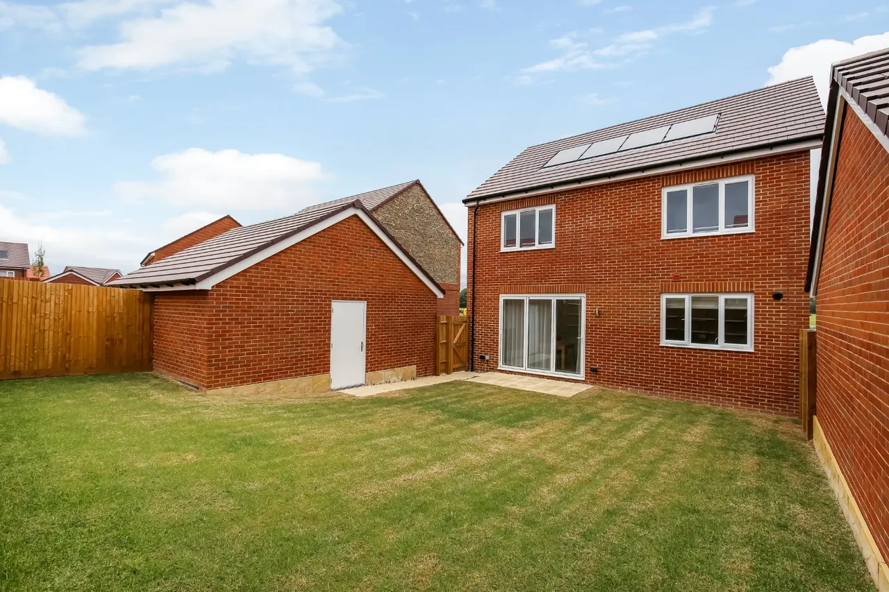 Turberville Close, Netherhampton, Salisbury, Wiltshire, SP2 8GA, photo 14