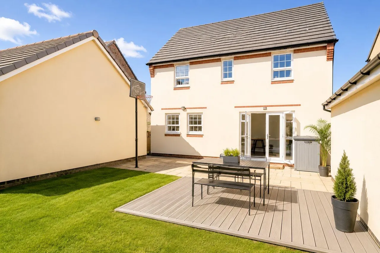 Dorset Down Crescent, Cullompton, EX15, photo 13