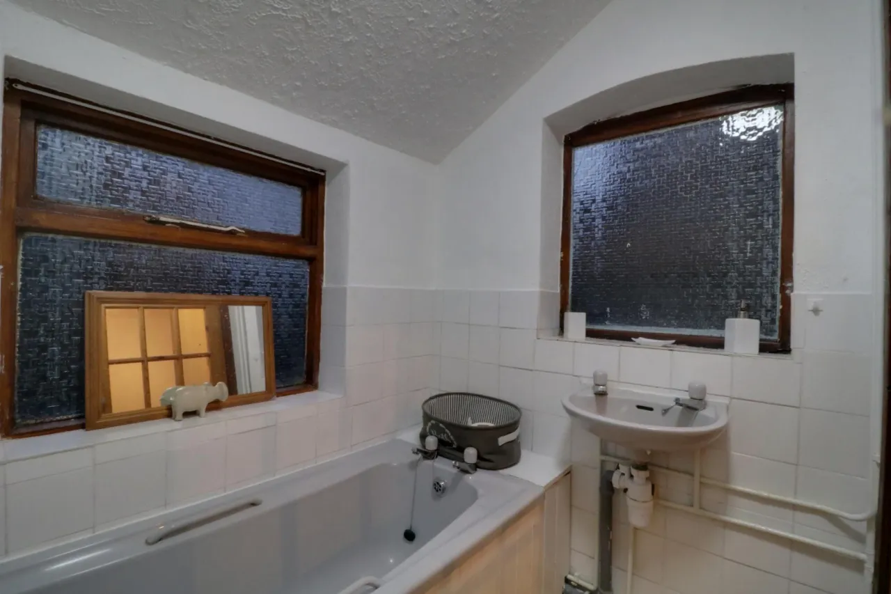 Holyhead Road, Telford, photo 8