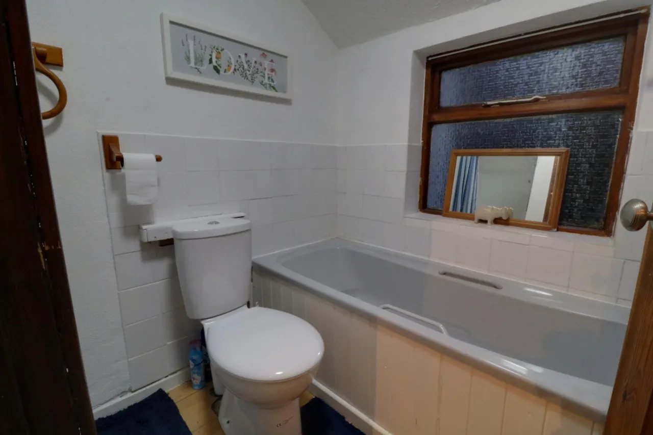 Holyhead Road, Telford, photo 6