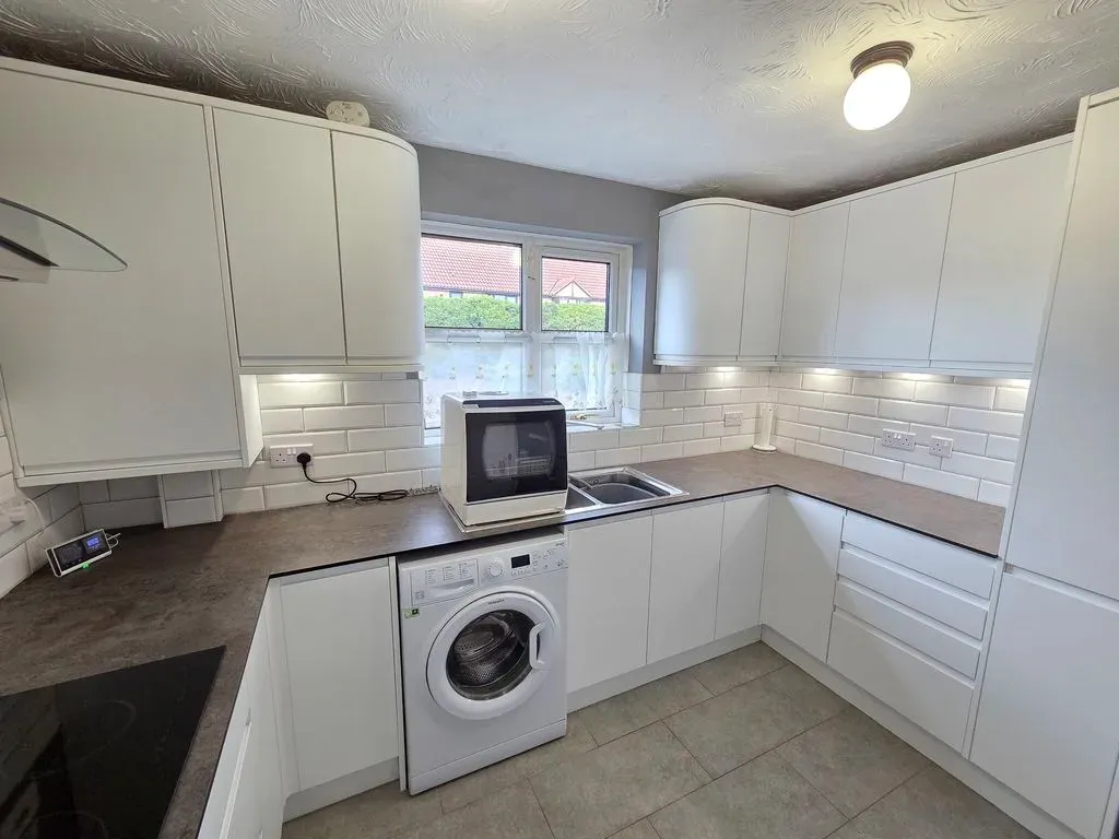 Epsom Grove, Bletchley, Milton Keynes, Buckinghamshire, MK3 5NR, photo 9