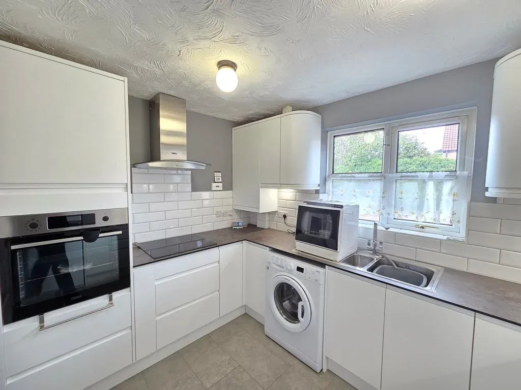 Epsom Grove, Bletchley, Milton Keynes, Buckinghamshire, MK3 5NR, photo 2