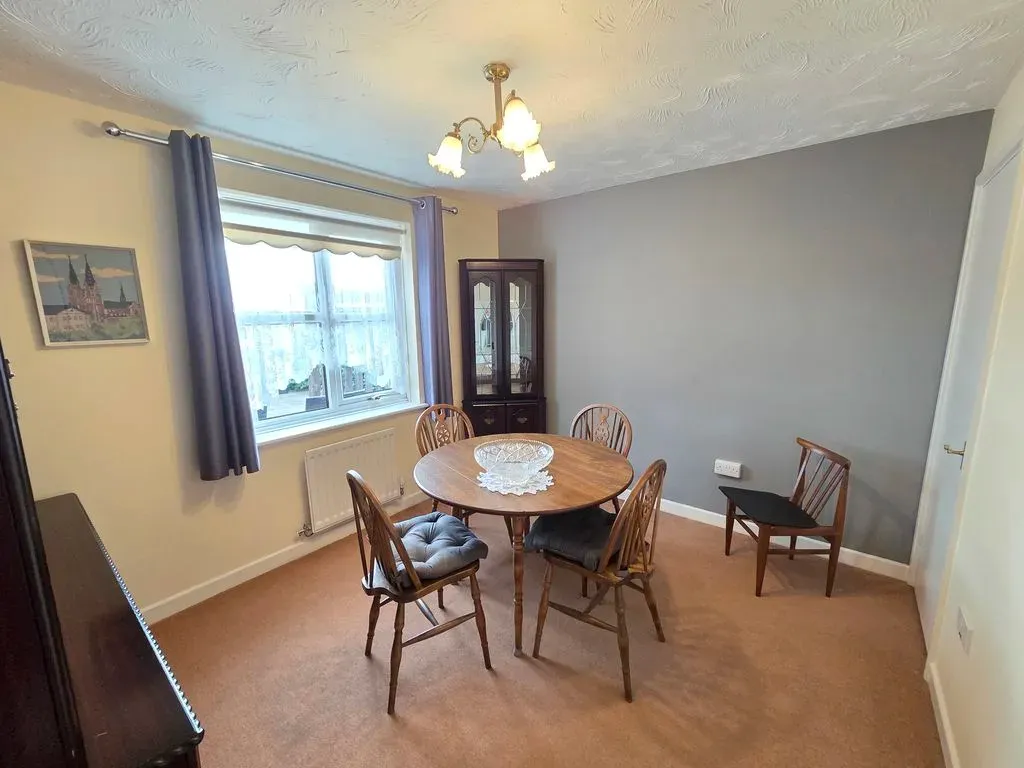 Epsom Grove, Bletchley, Milton Keynes, Buckinghamshire, MK3 5NR, photo 6