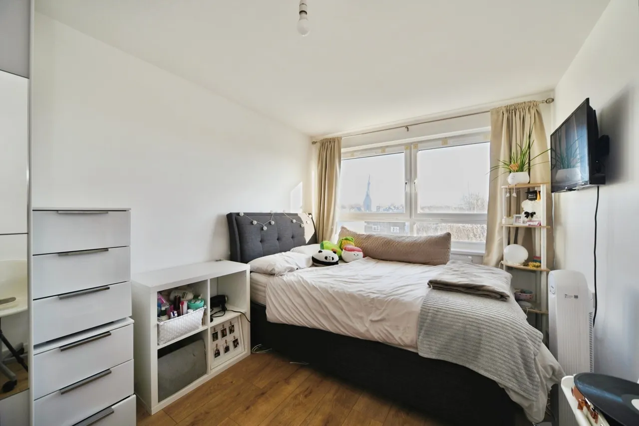 Carnoustie Drive, London, N1, photo 12