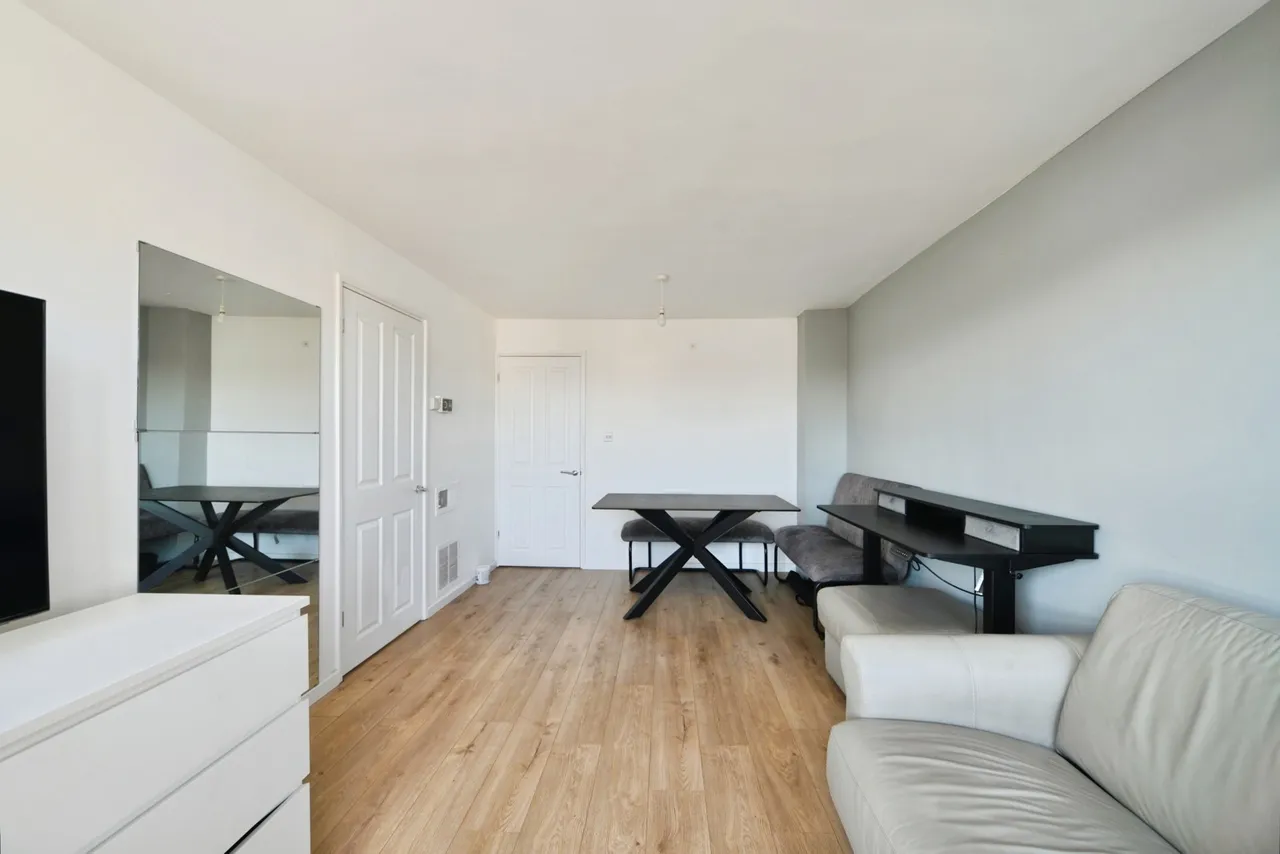Carnoustie Drive, London, N1, photo 20