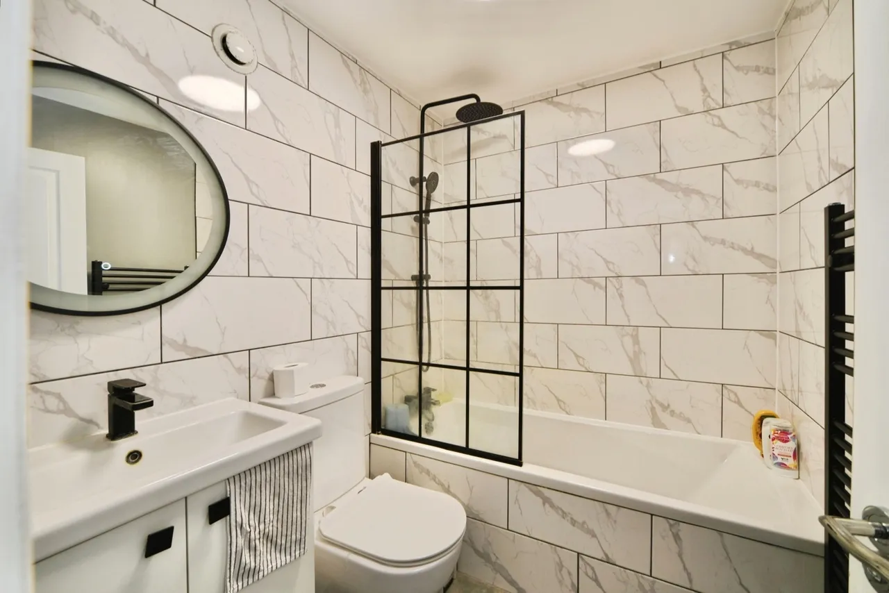Carnoustie Drive, London, N1, photo 19