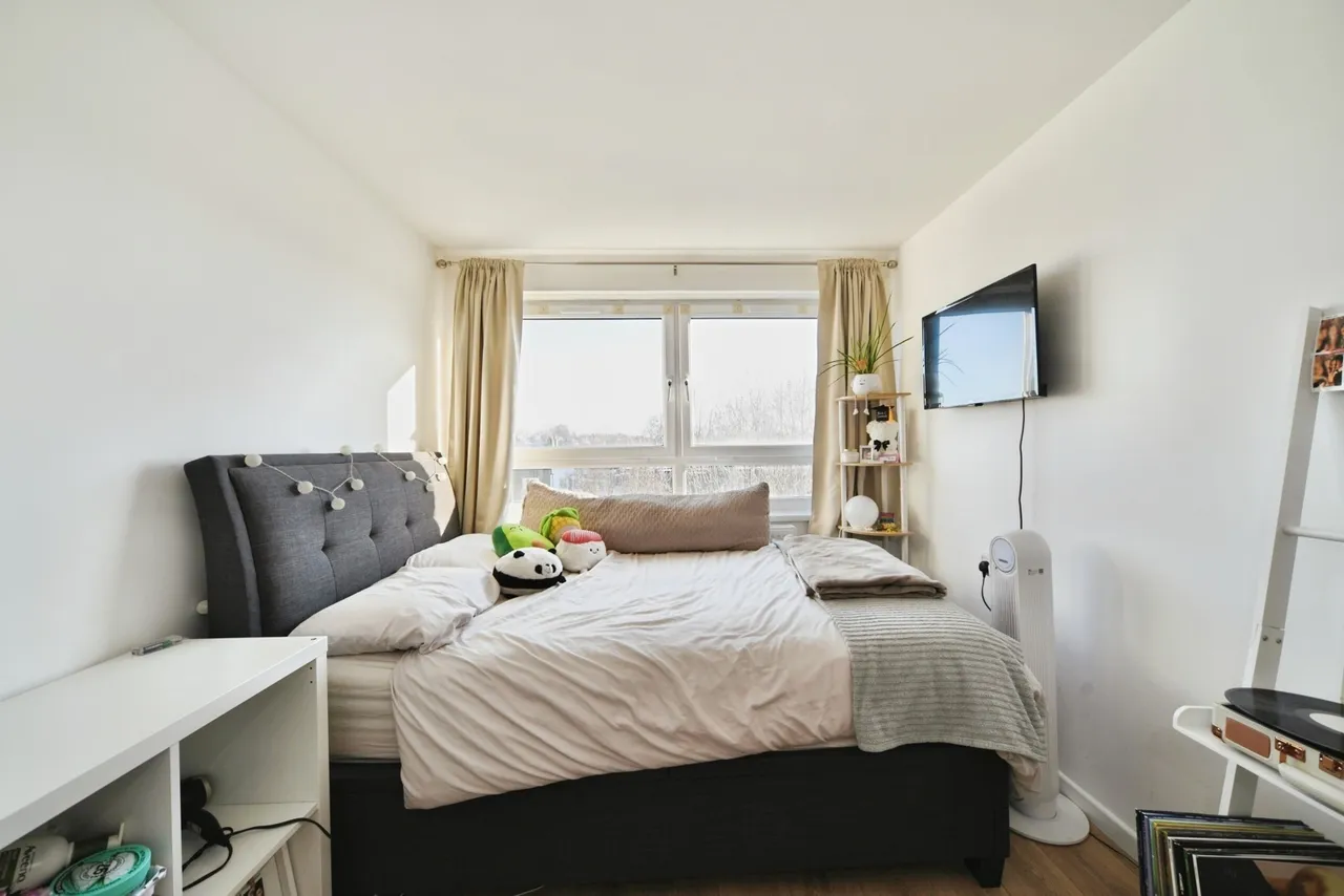 Carnoustie Drive, London, N1, photo 14