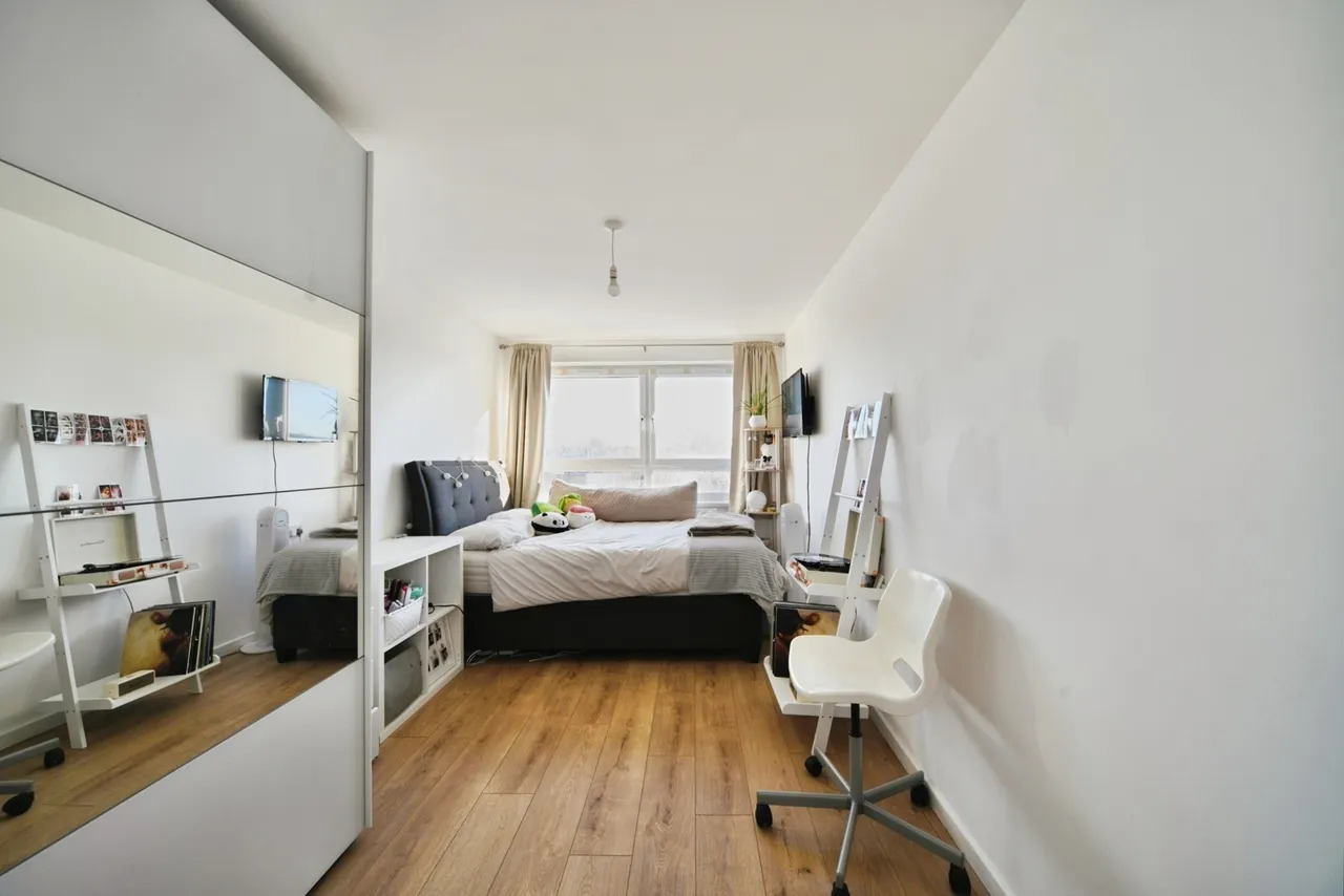 Carnoustie Drive, London, N1, photo 15