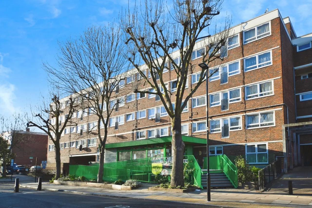 Carnoustie Drive, London, N1, photo 22