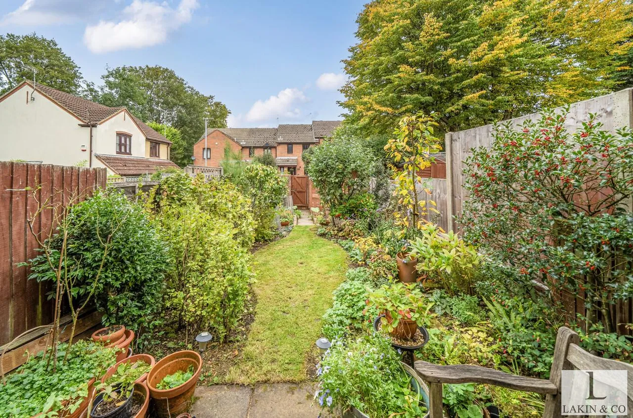 Fairlight Drive, Uxbridge, UB8 1XP, photo 4