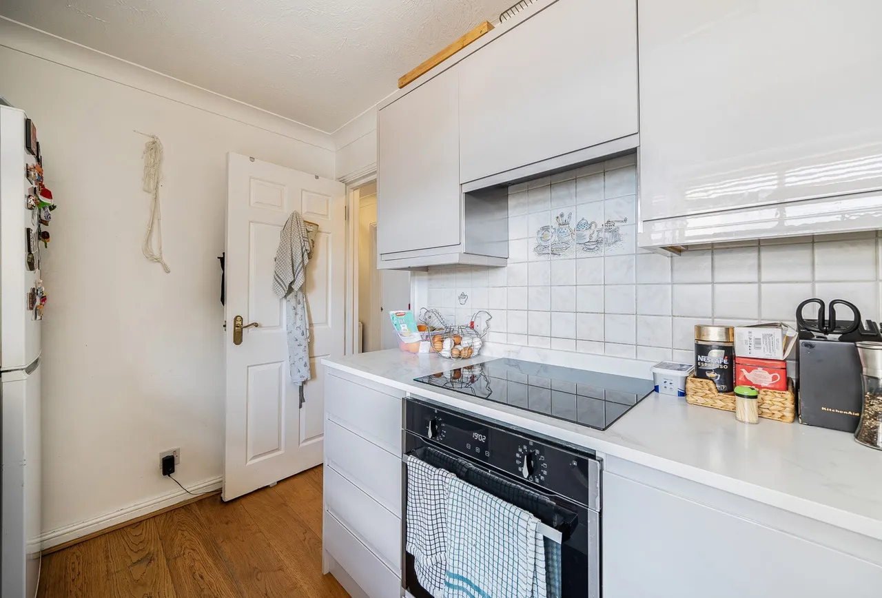 Kennet Square, Mitcham, CR4 3RR, photo 11