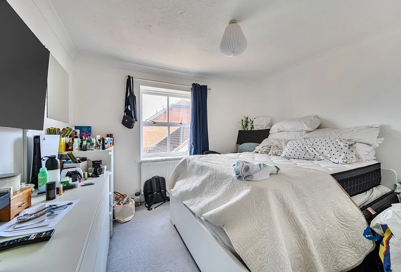 Kennet Square, Mitcham, CR4 3RR, photo 4