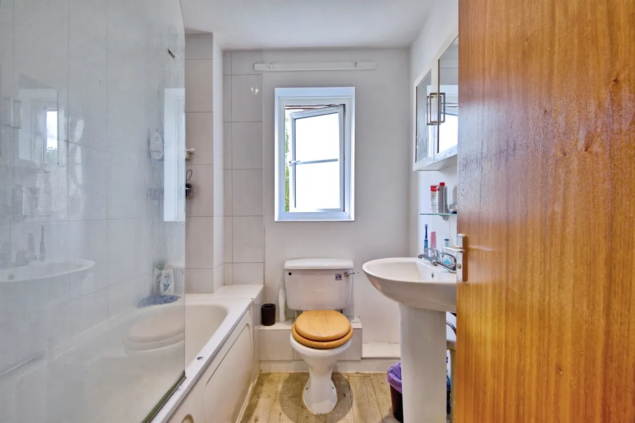 Attwood Close, Highwoods, CO4, photo 8