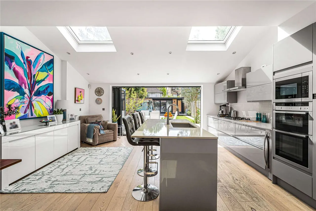 4 bed house for sale — Acacia Road, London, W3 6HB