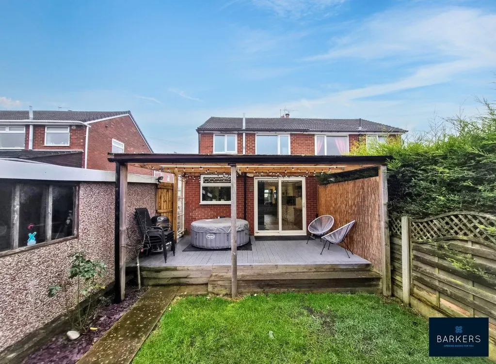 Western Avenue Birstall, Batley WF17 0PF, photo 15