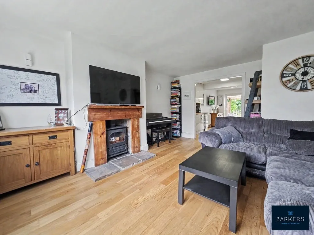 Western Avenue Birstall, Batley WF17 0PF, photo 5