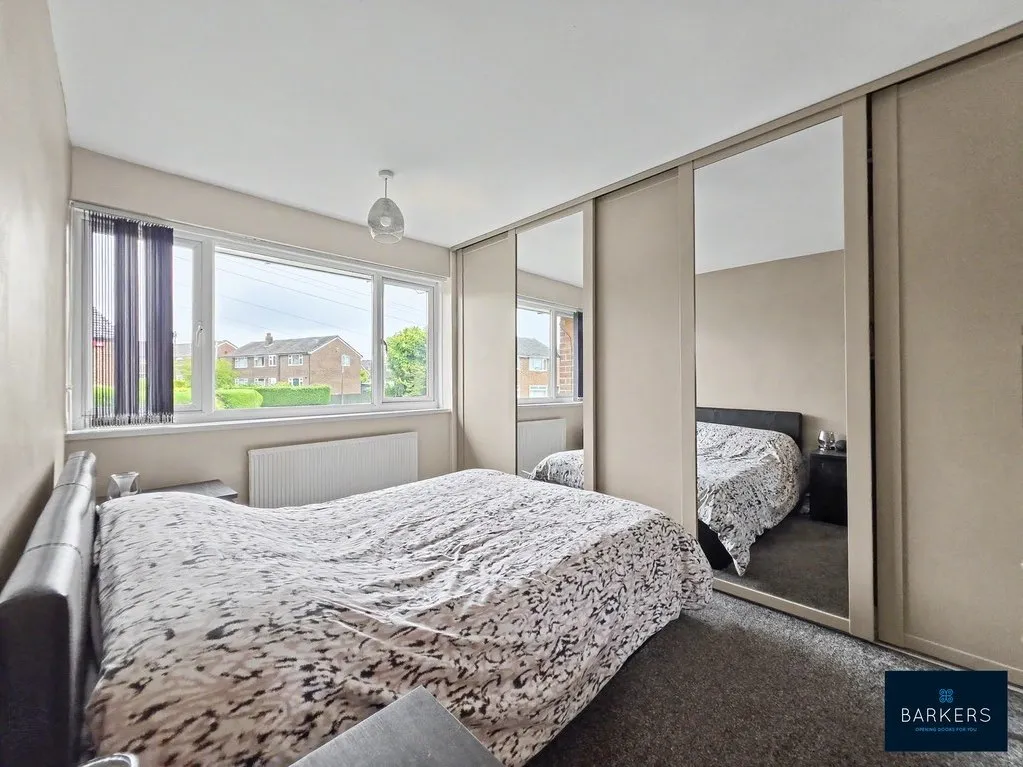Western Avenue Birstall, Batley WF17 0PF, photo 10