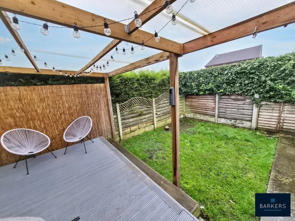 Western Avenue Birstall, Batley WF17 0PF, photo 16