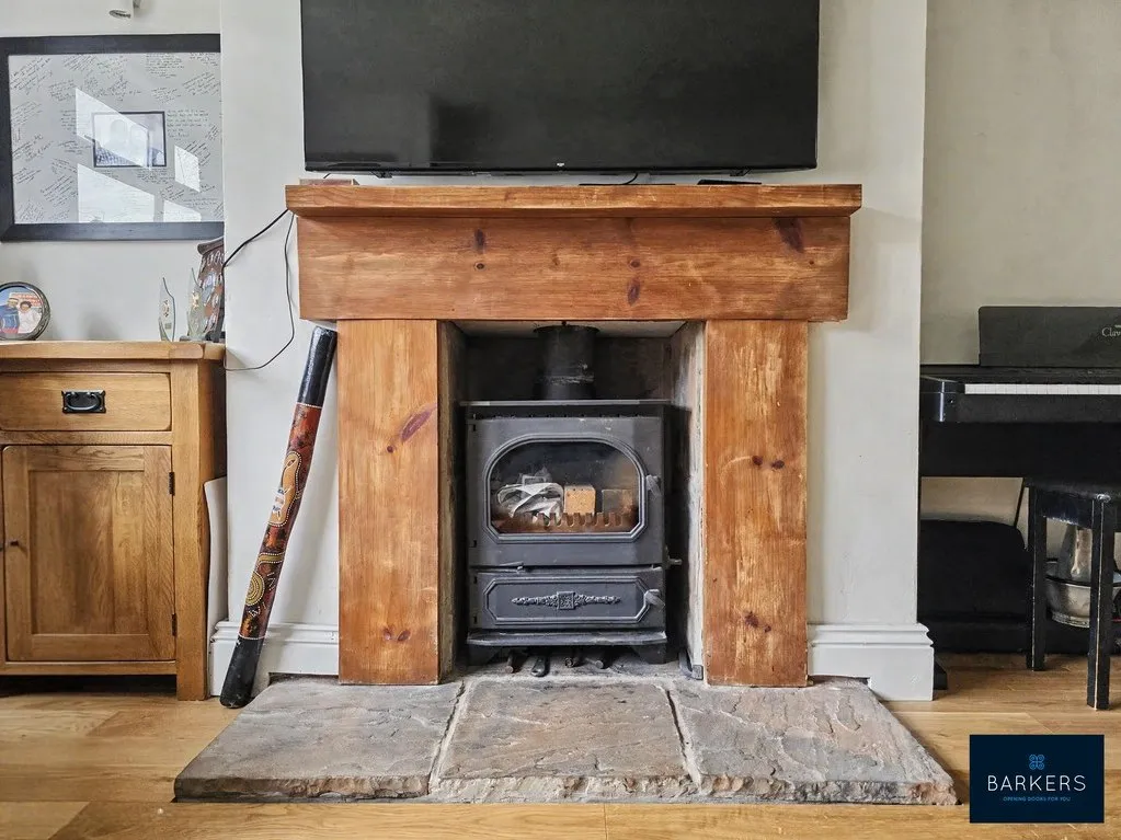 Western Avenue Birstall, Batley WF17 0PF, photo 8