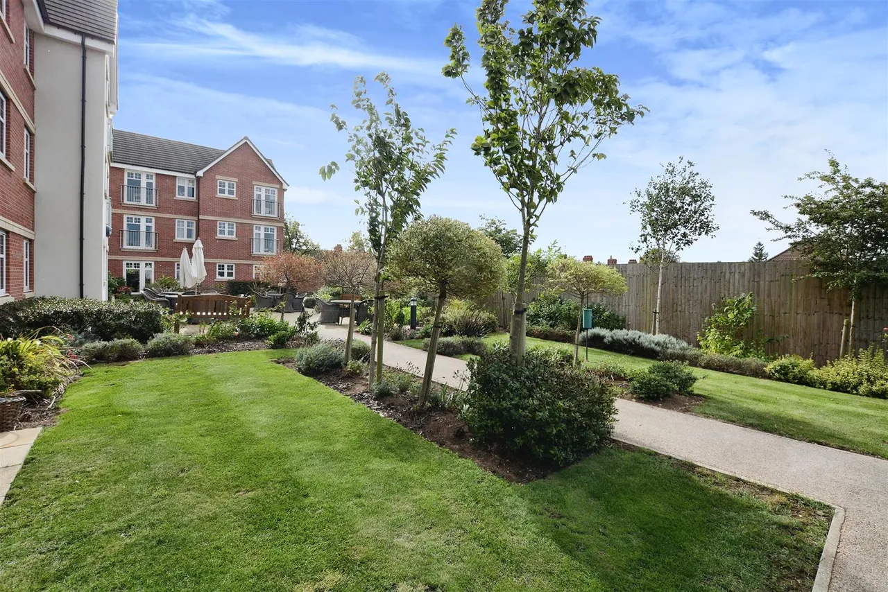 1 bed flat for sale, Westfield Road, Wellingborough, NN8