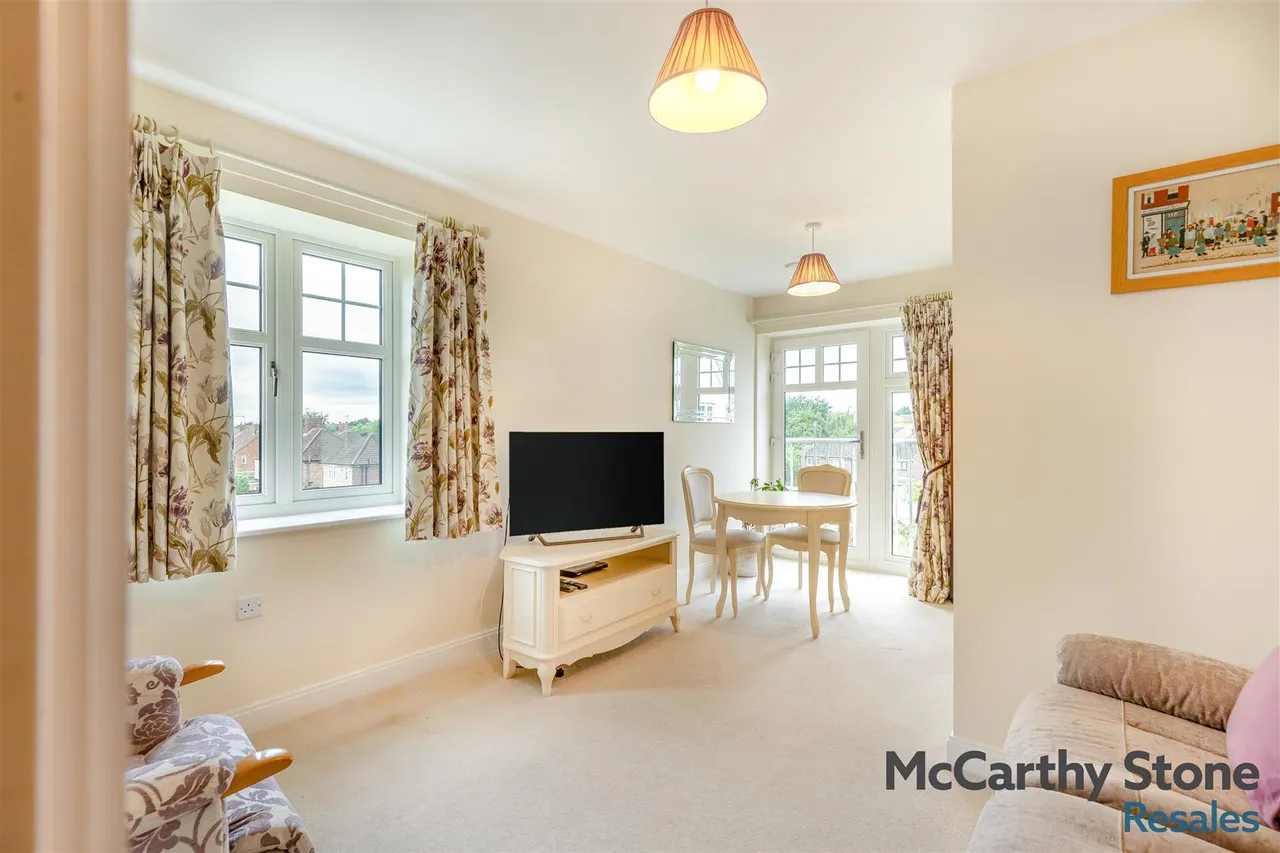 Westfield Road, Wellingborough, NN8, photo 2
