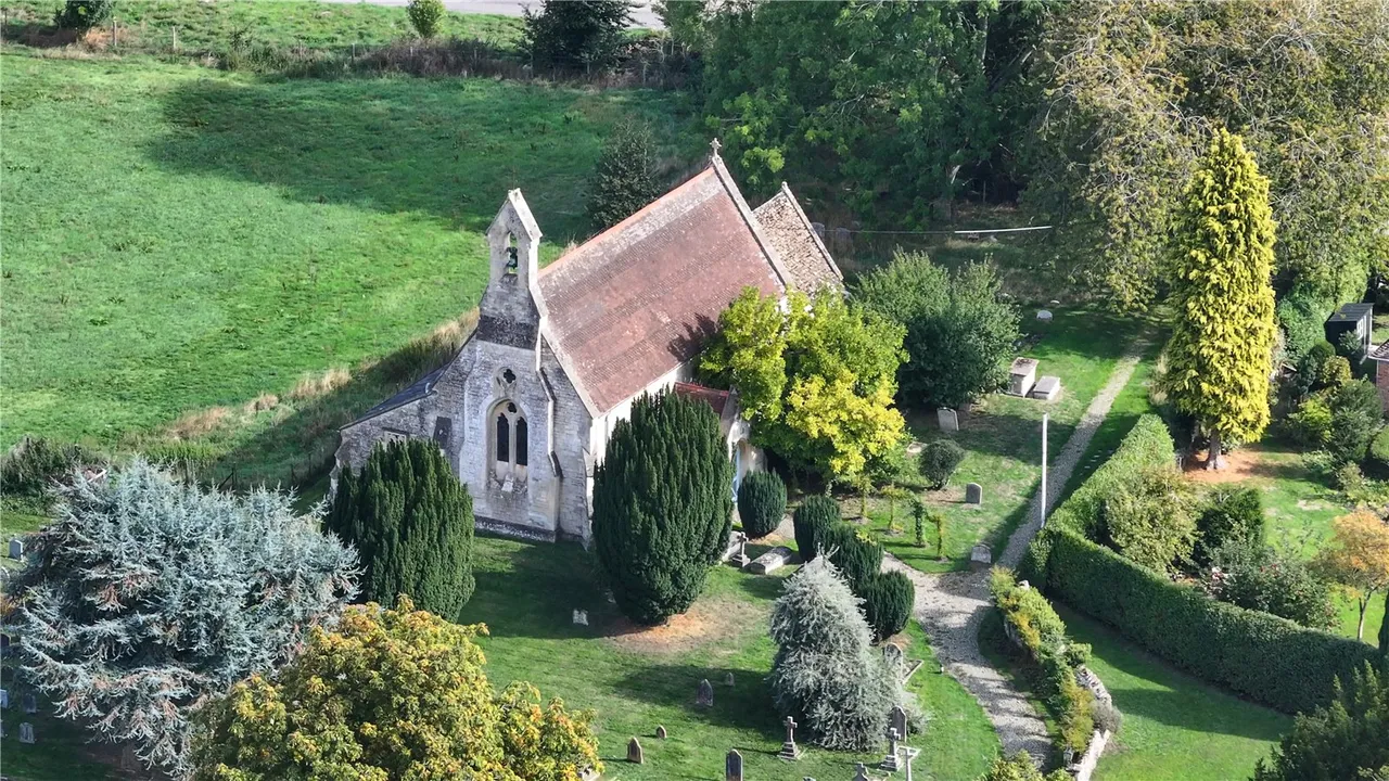 Church Road, Woodborough, SN9, photo 25