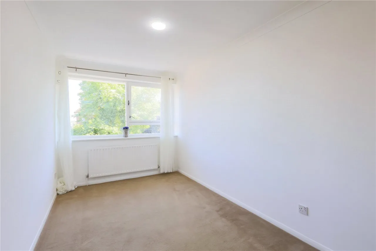 Ballards Lane, Finchley, photo 4