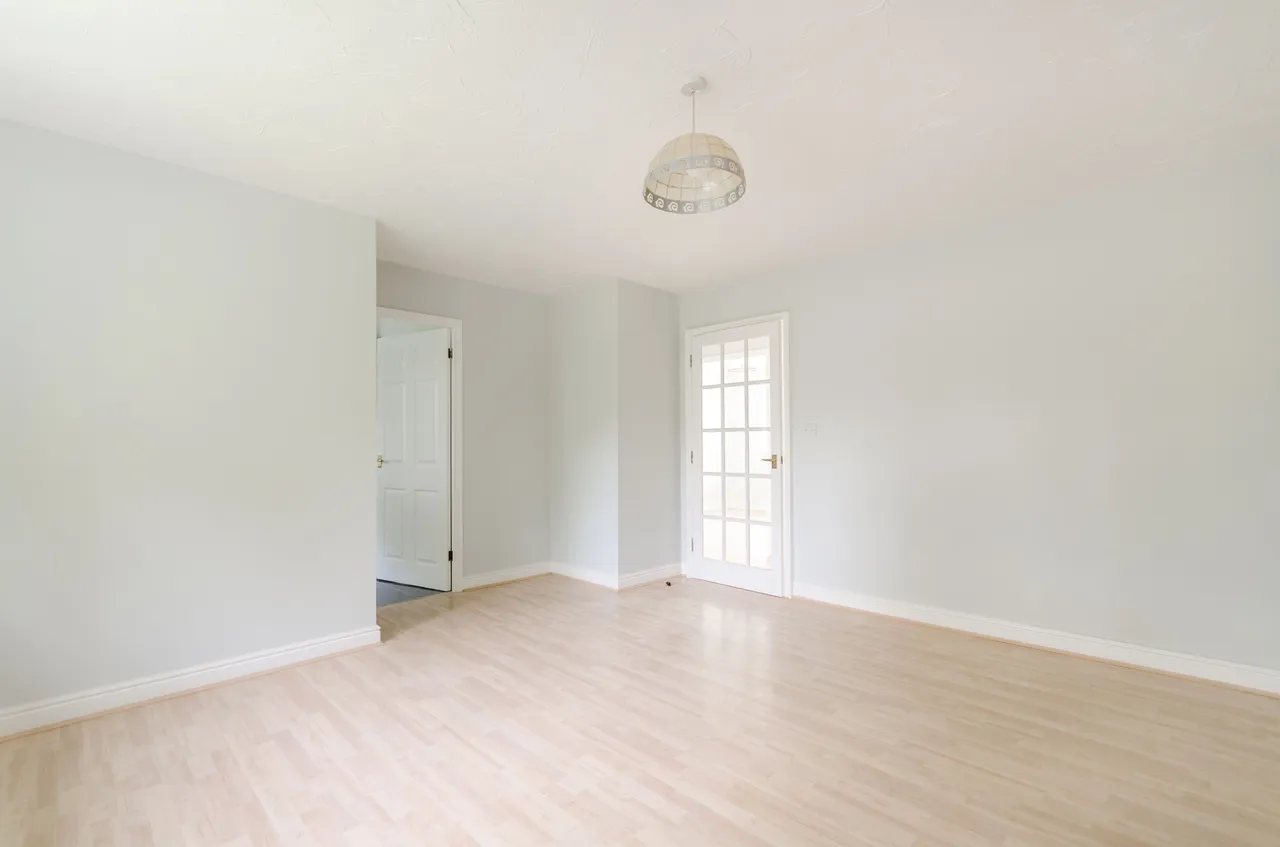 81 Woodfield Road, Thames Ditton, photo 6