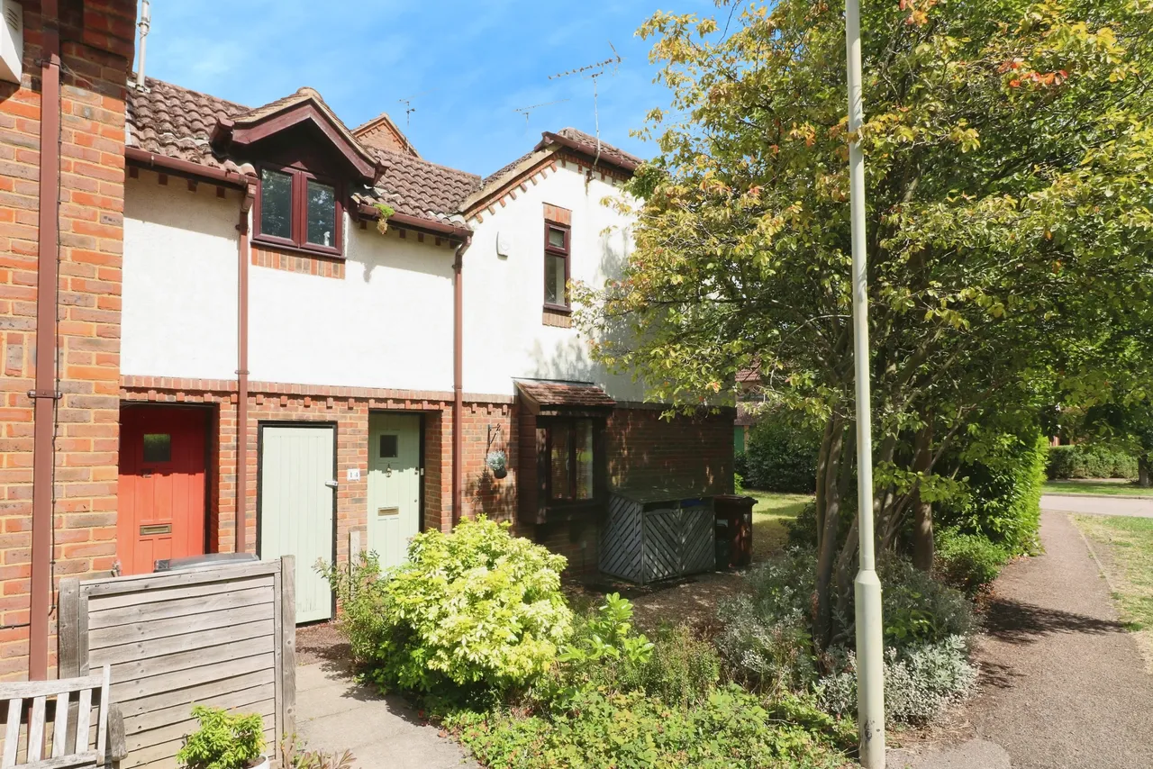 1 bed house for sale — Mardleybury Road, Woolmer Green, SG3
