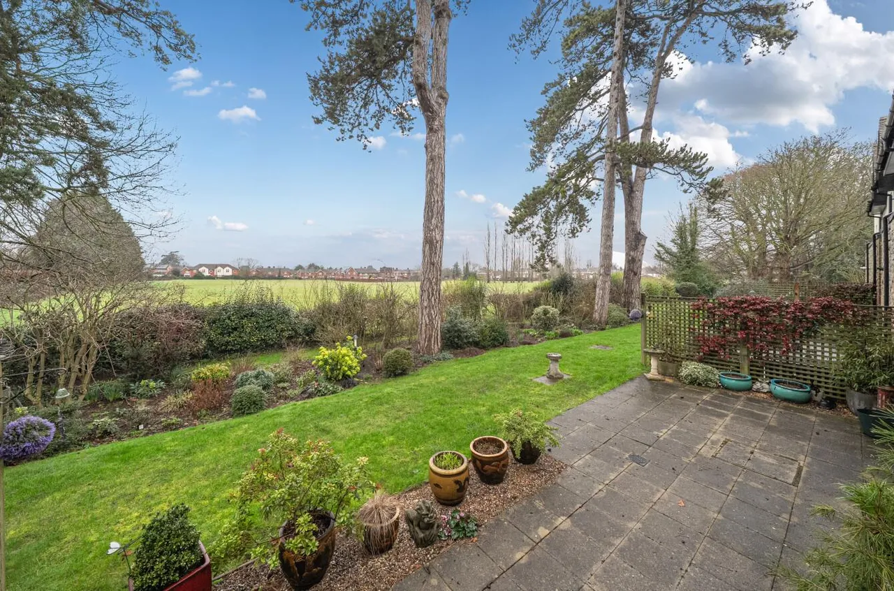 Exclusive Gated Residence, Walking Distance to West Malling, photo 22