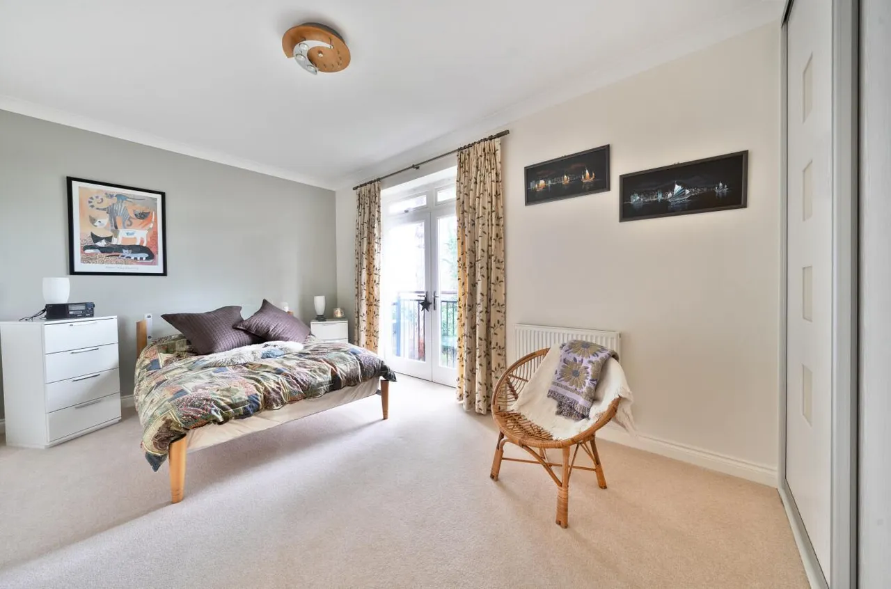 Exclusive Gated Residence, Walking Distance to West Malling, photo 18