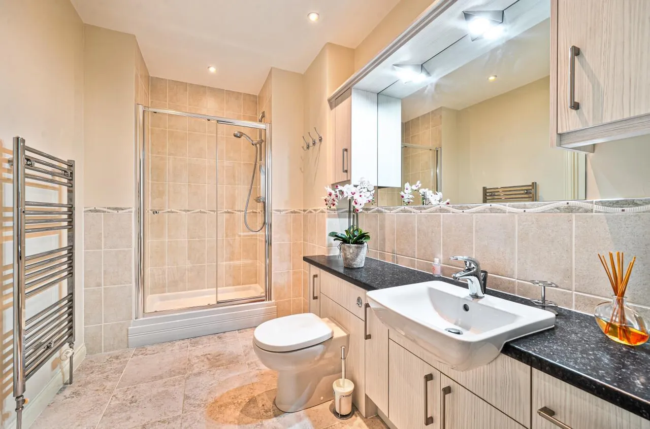 Exclusive Gated Residence, Walking Distance to West Malling, photo 17
