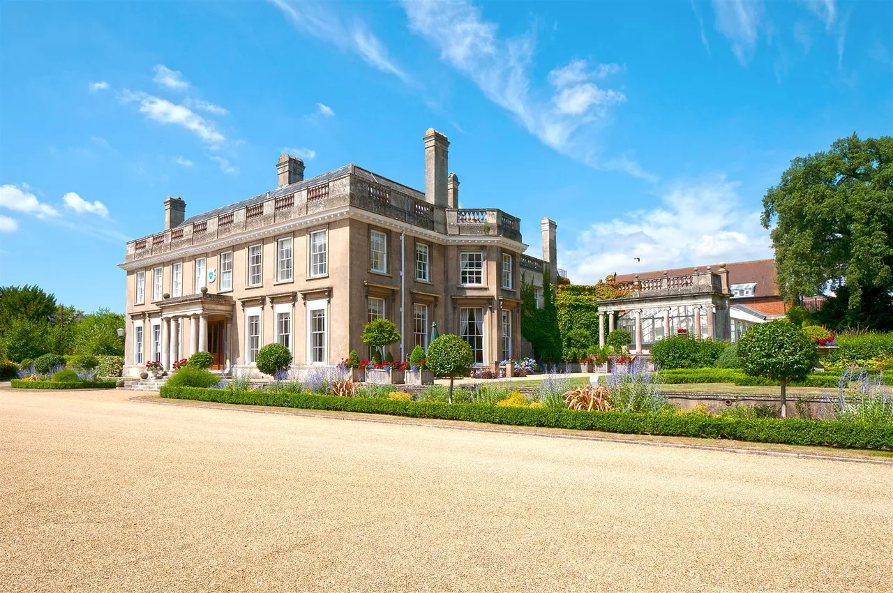 Exclusive Gated Residence, Walking Distance to West Malling, photo 24