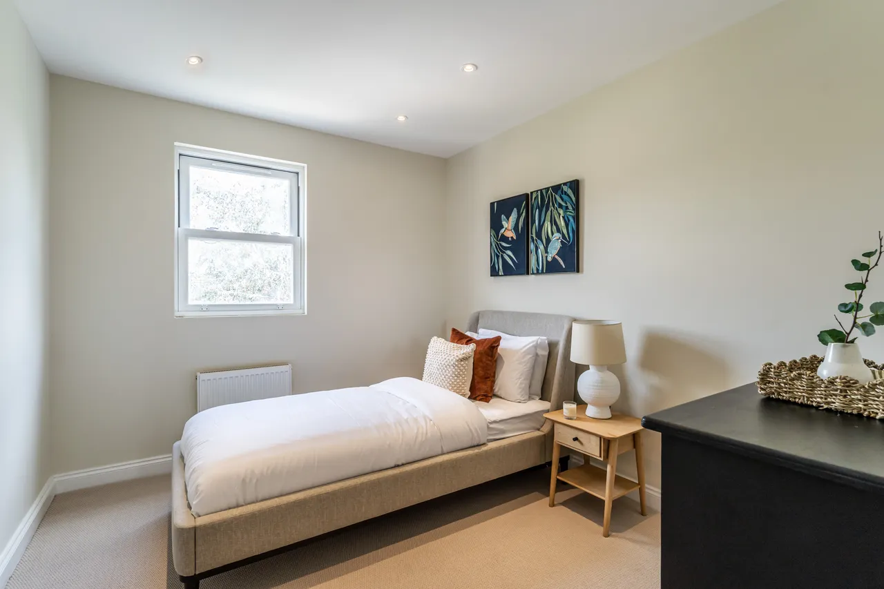 Ravenswood Road, London, SW12, photo 11