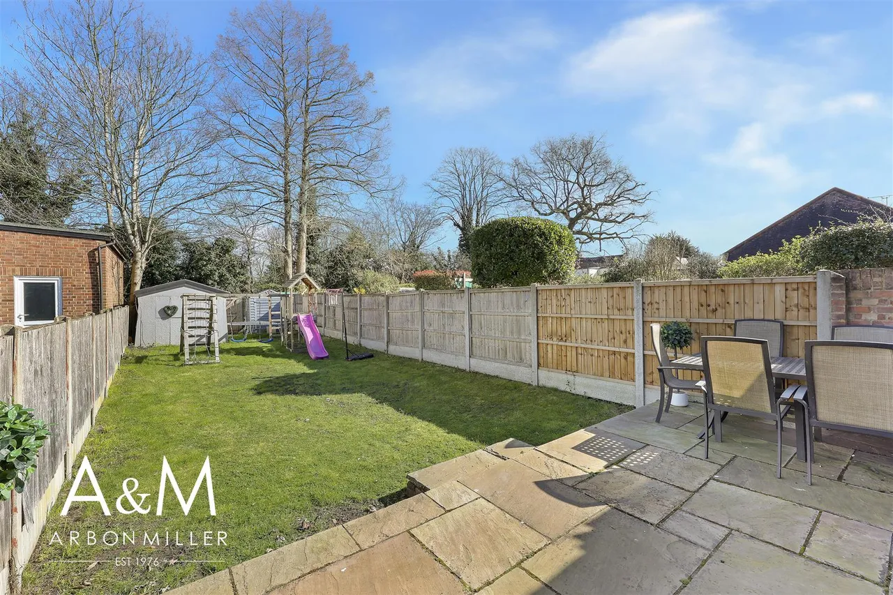 Geariesville Gardens, Barkingside, Essex, Ilford, IG61JH, photo 19