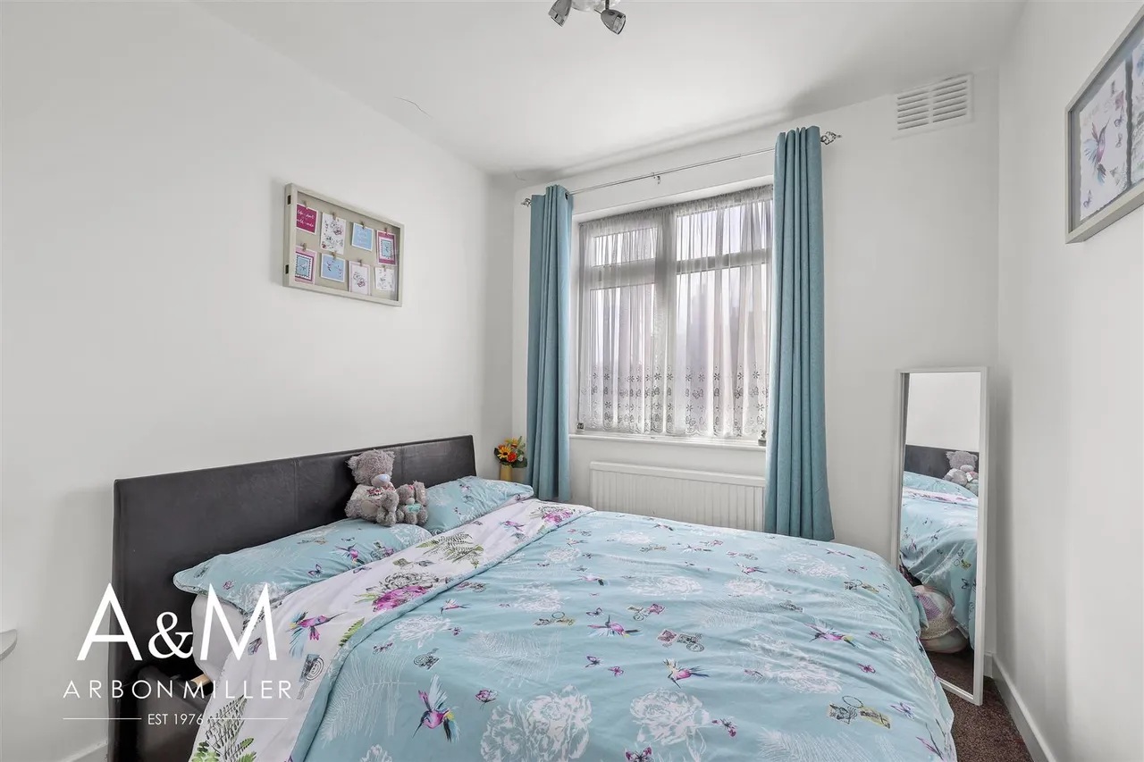 Geariesville Gardens, Barkingside, Essex, Ilford, IG61JH, photo 16