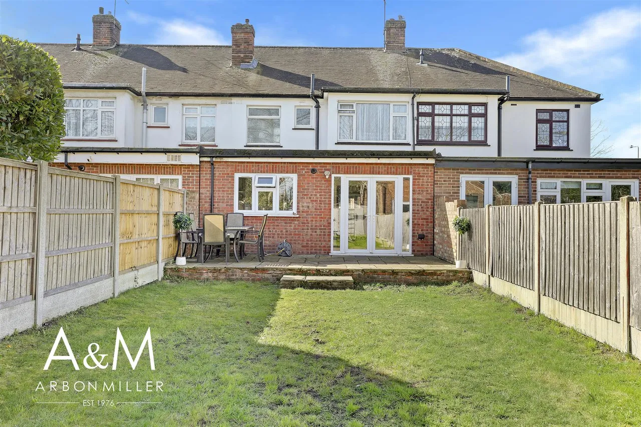 Geariesville Gardens, Barkingside, Essex, Ilford, IG61JH, photo 21