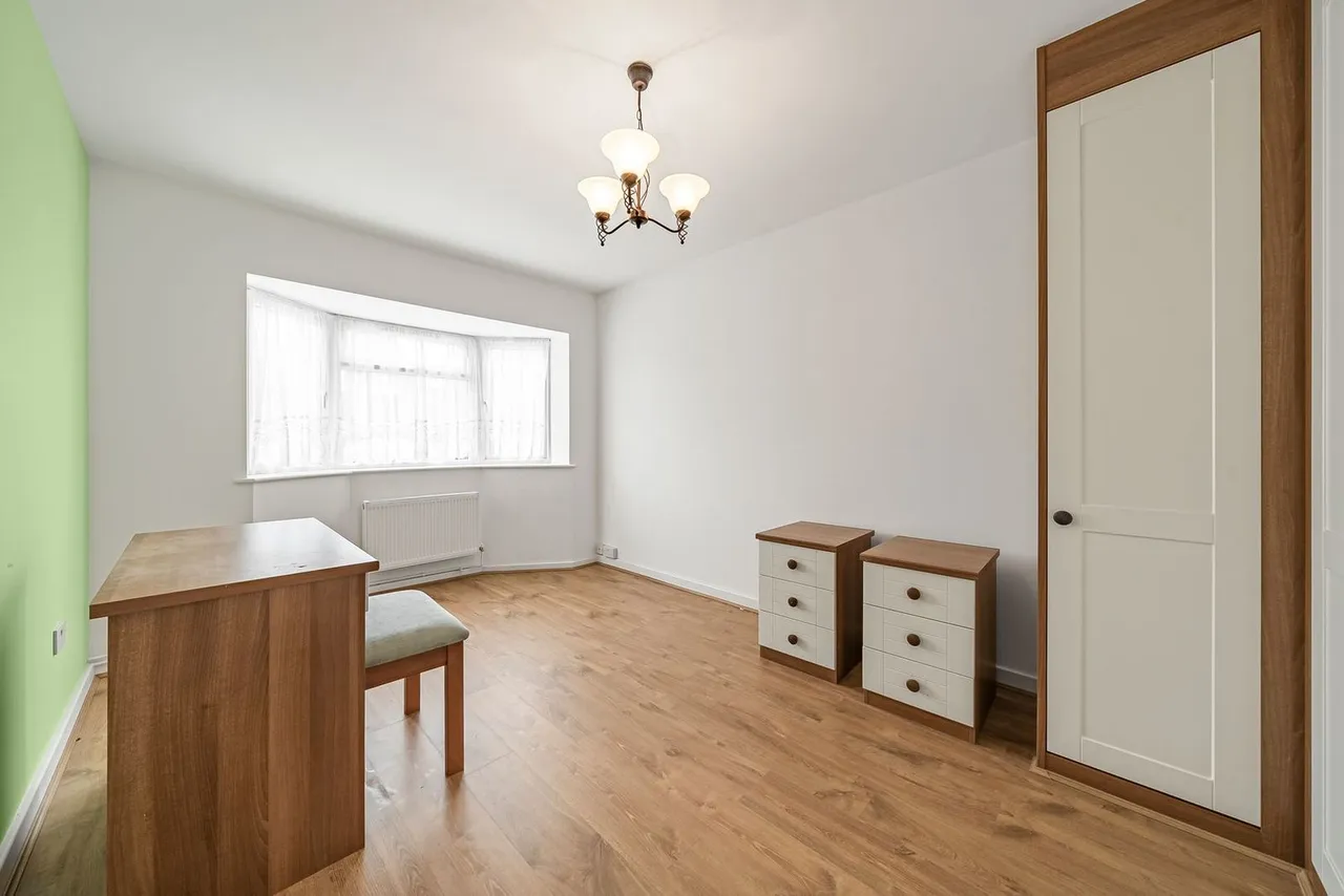 Meadow Road, Ashford, TW15, photo 10