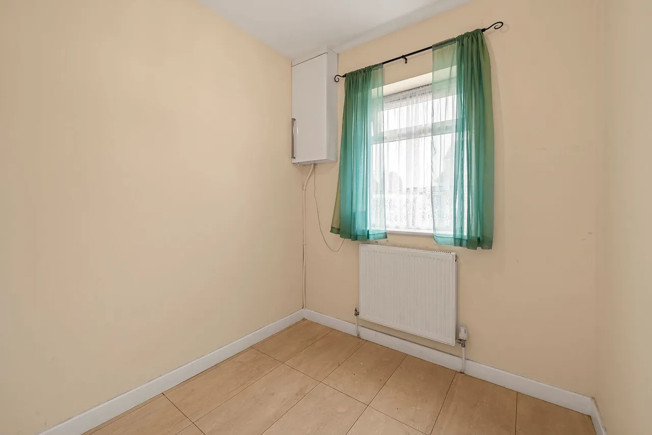Meadow Road, Ashford, TW15, photo 11