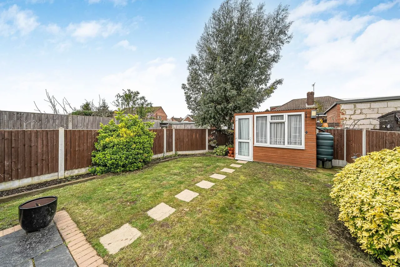 Meadow Road, Ashford, TW15, photo 17