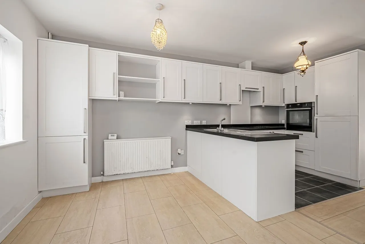 Meadow Road, Ashford, TW15, photo 9