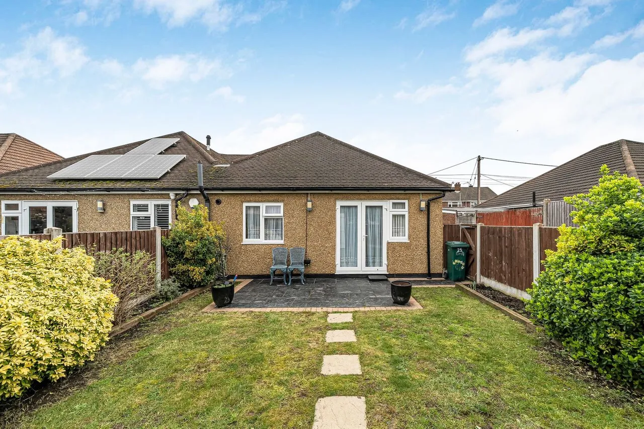 Meadow Road, Ashford, TW15, photo 16