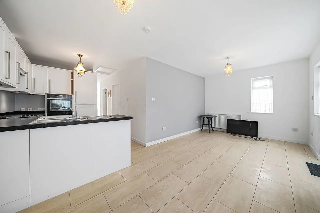 Meadow Road, Ashford, TW15, photo 7